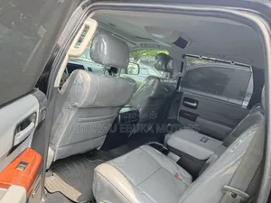 Toyota Sequoia Platinum w/FFV 4x4 2018 Black