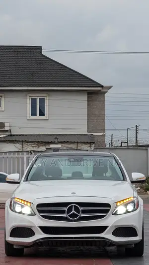 Mercedes-Benz C300 Luxury 4matic Sedan AWD (2.0L 4cyl 7A) 2017 White