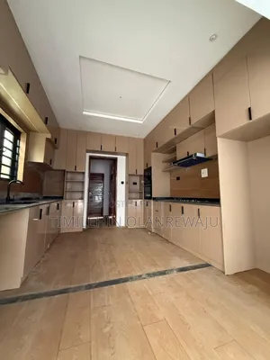 4bdrm Duplex in Kolapo Ishola Gra, Ibadan for sale
