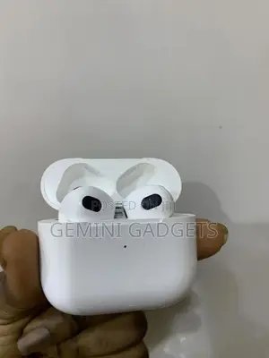 Neatly Uk Used Apple Airpod 3