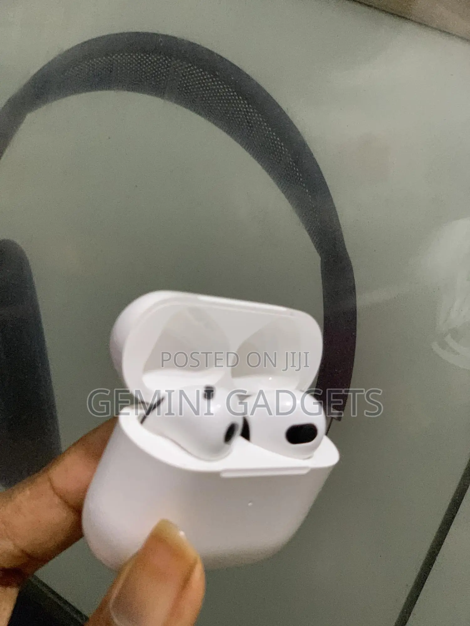 Neatly Used White Airpod 3rd Generation
