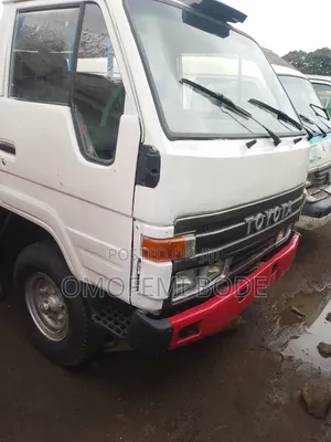 Toyota Dyna 200 2000 Model
