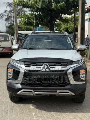 New Mitsubishi Montero Sport 2025 Black
