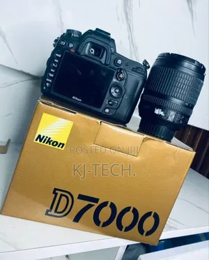 Nikon Digital Camera (D7000)