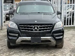 Mercedes-Benz M Class ML350 4MATIC 4dr SUV AWD (3.5L 6cyl 7A) 2014 Gray