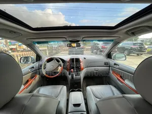 Toyota Sienna Limited 7 Passenger 2010 Silver