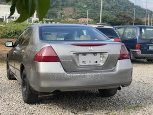 Honda Accord 2006 Gray