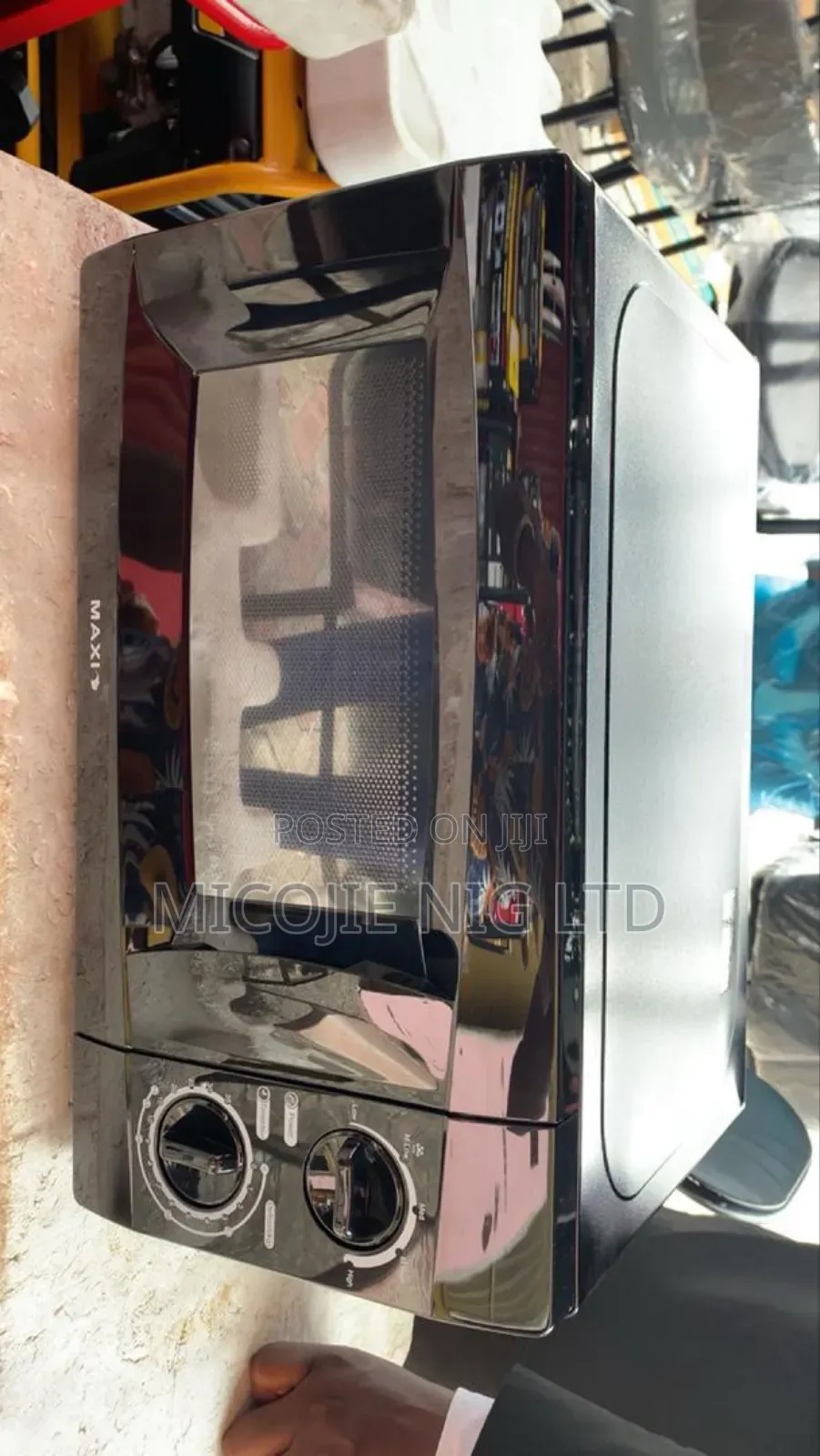 Maxi Microwave Oven