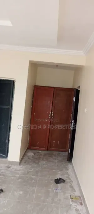 3bdrm Block of Flats in One Of The Estate In for rent