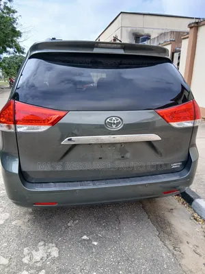 Toyota Sienna Limited AWD 7-Passenger 2013 Gray