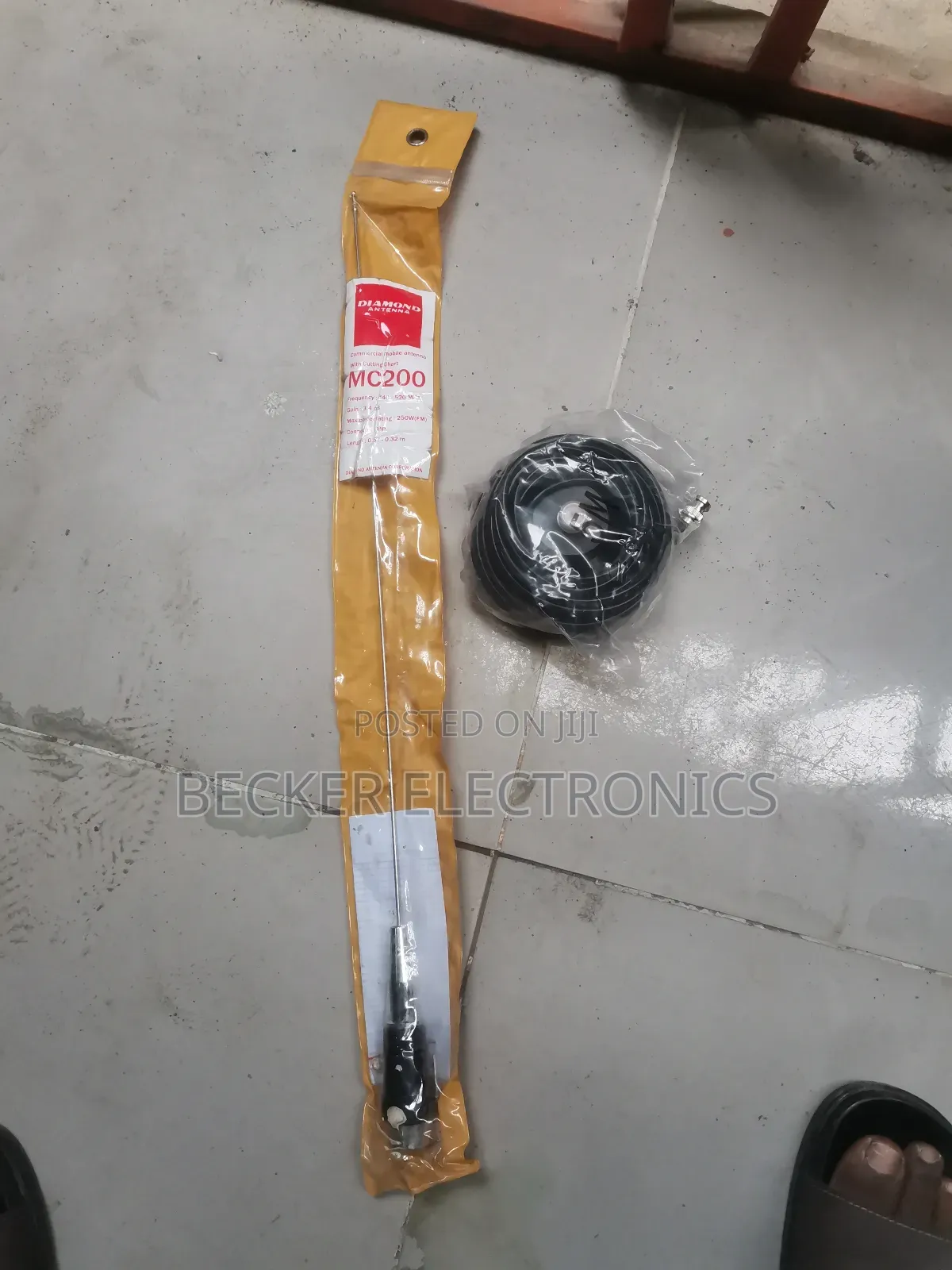Magnetic Mobile Antenna