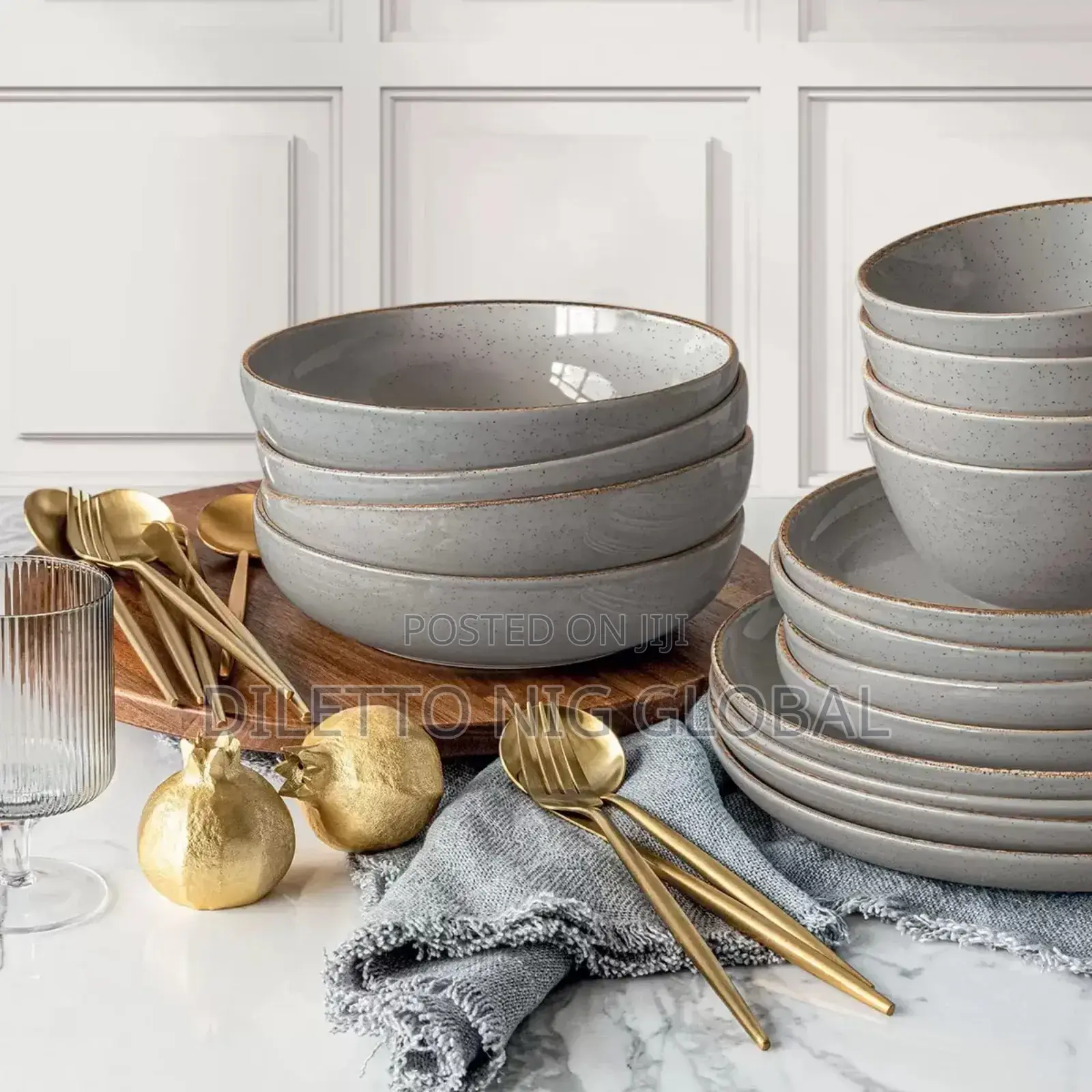 Over Back 16 Piece Stoneware Dinnerware Set in 4 Colours