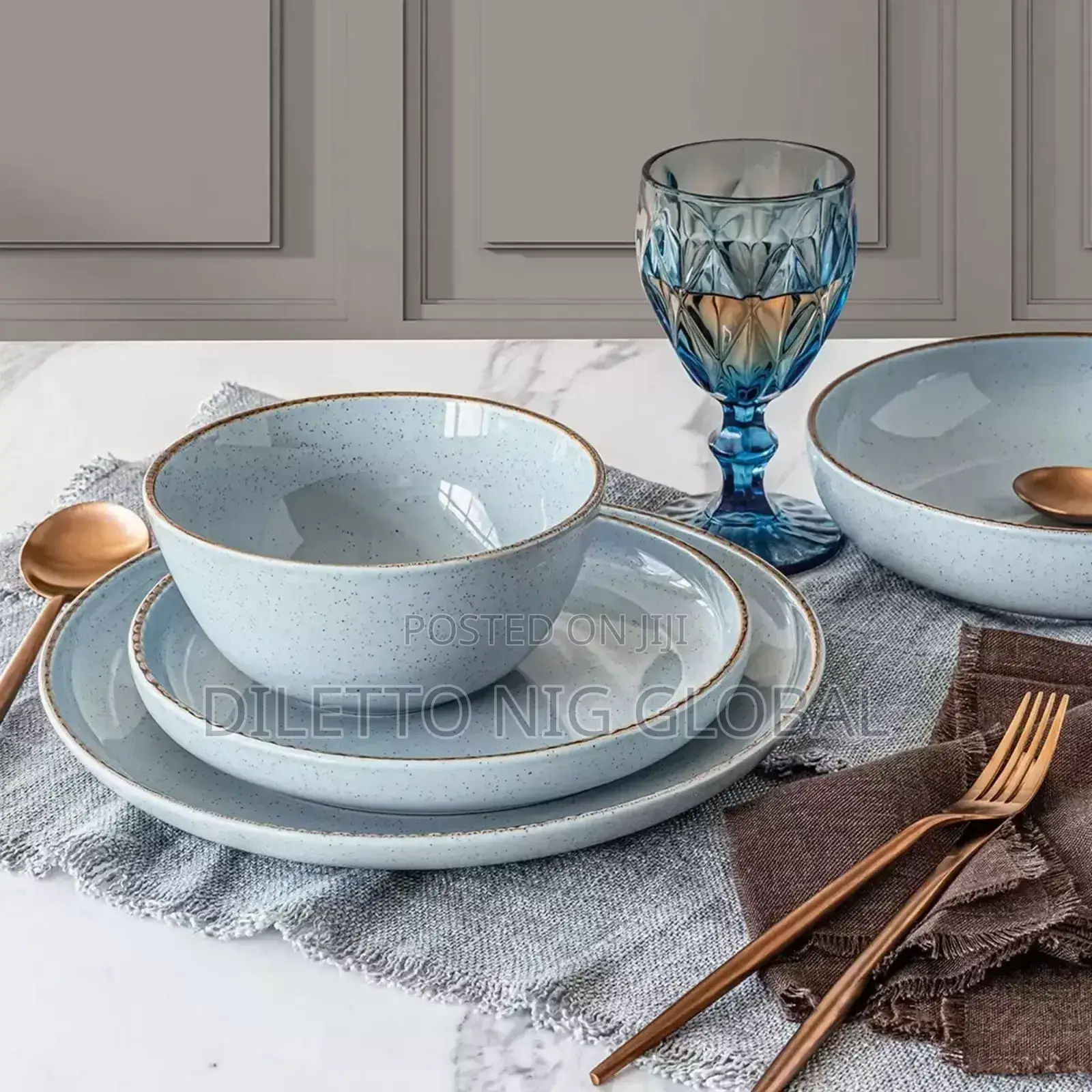 Over Back 16 Piece Stoneware Dinnerware Set in 4 Colours