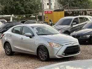 Toyota Yaris 2020 Silver