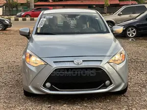 Toyota Yaris 2020 Silver