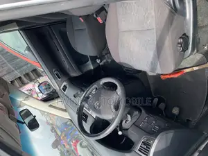 Toyota Avensis 1.8 Combi 2005 Silver