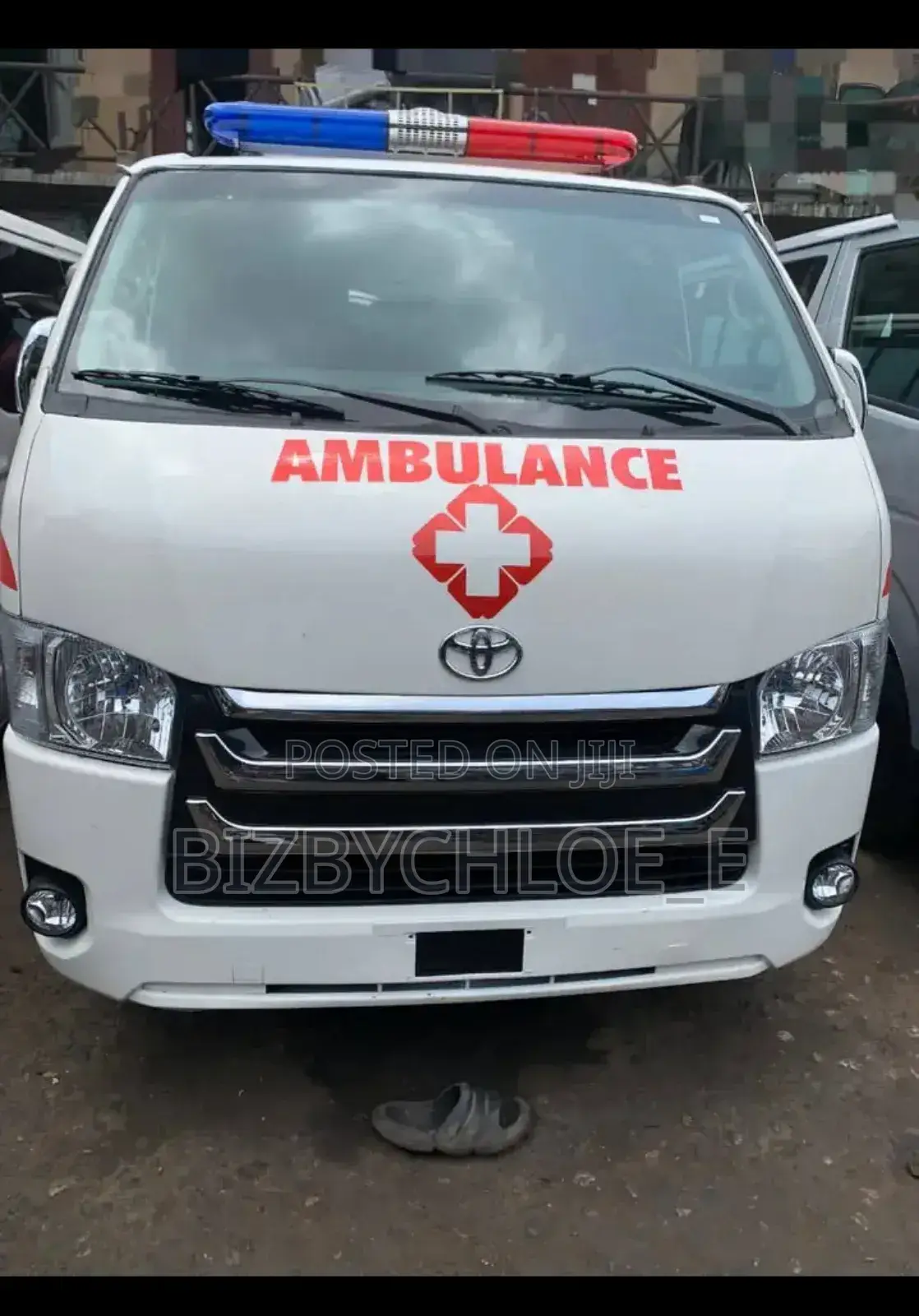 Toyota HiAce 2013 White