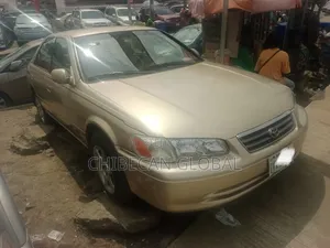 Toyota Camry 2001 Gold