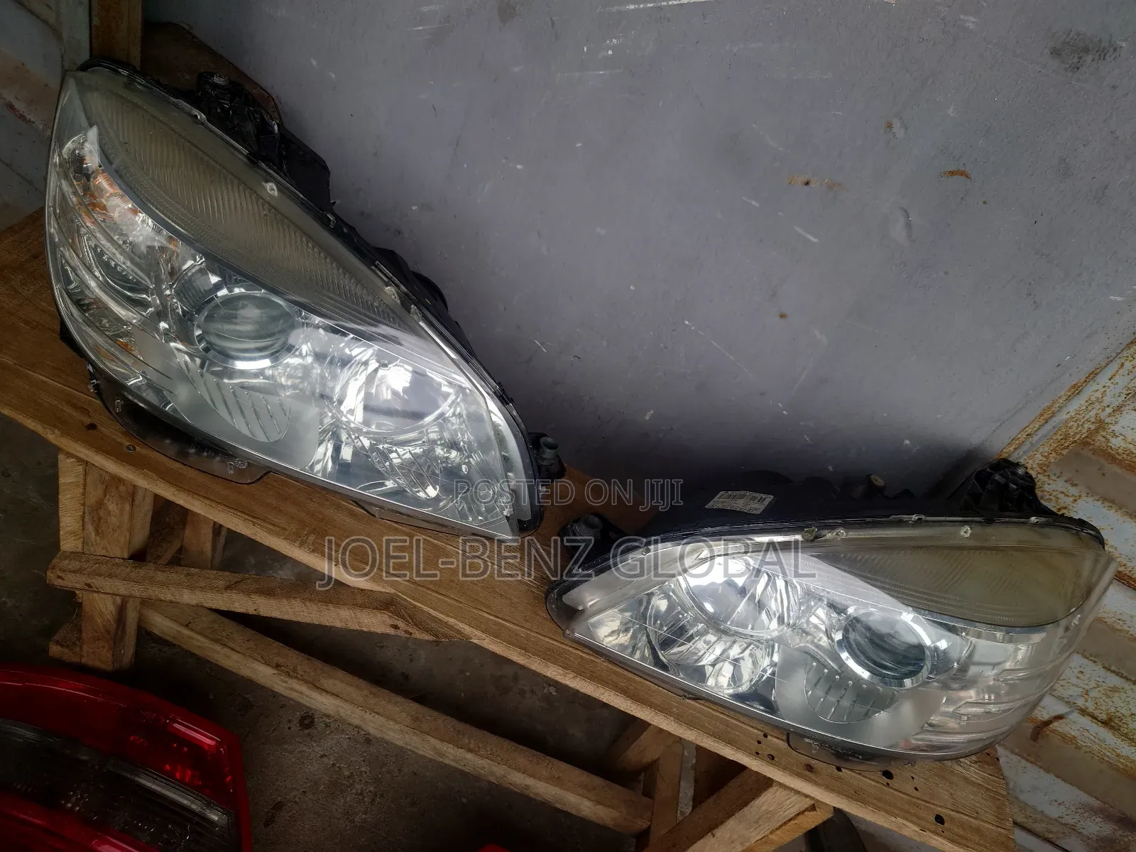 C300 2010 Headlight Set
