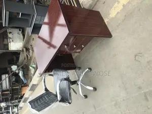Office Table an Chair 4feet