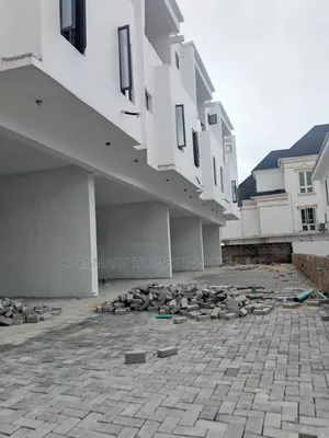 4bdrm Townhouse / Terrace in Ologolo Lekki for rent