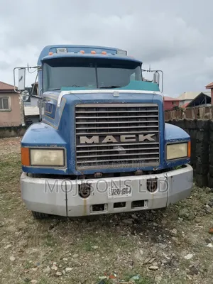 Mack Tractor Head 1994 Blue