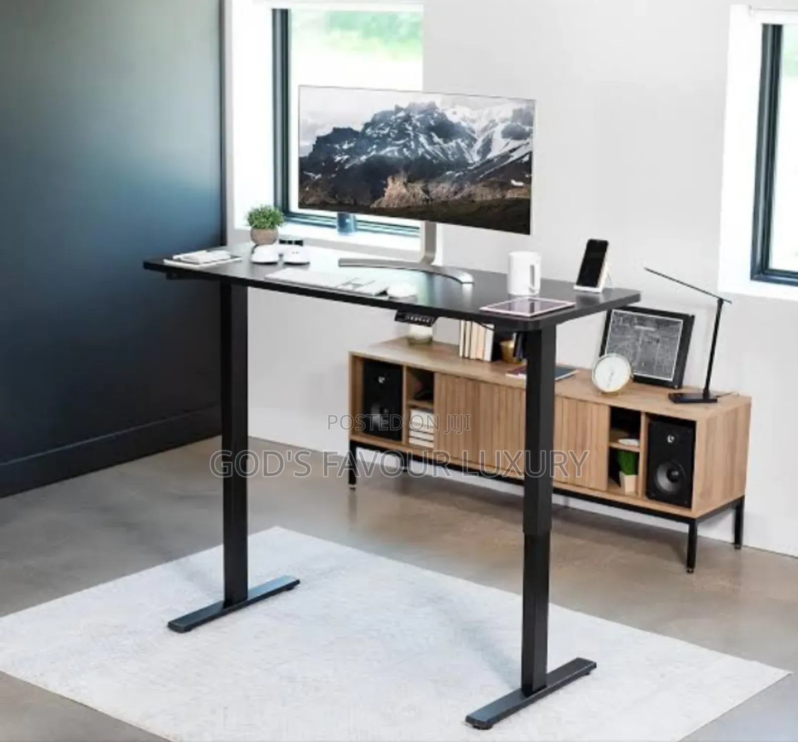 Sit-Stand Smart Mobile Desk.
