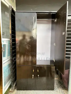 Mini Wardrobe