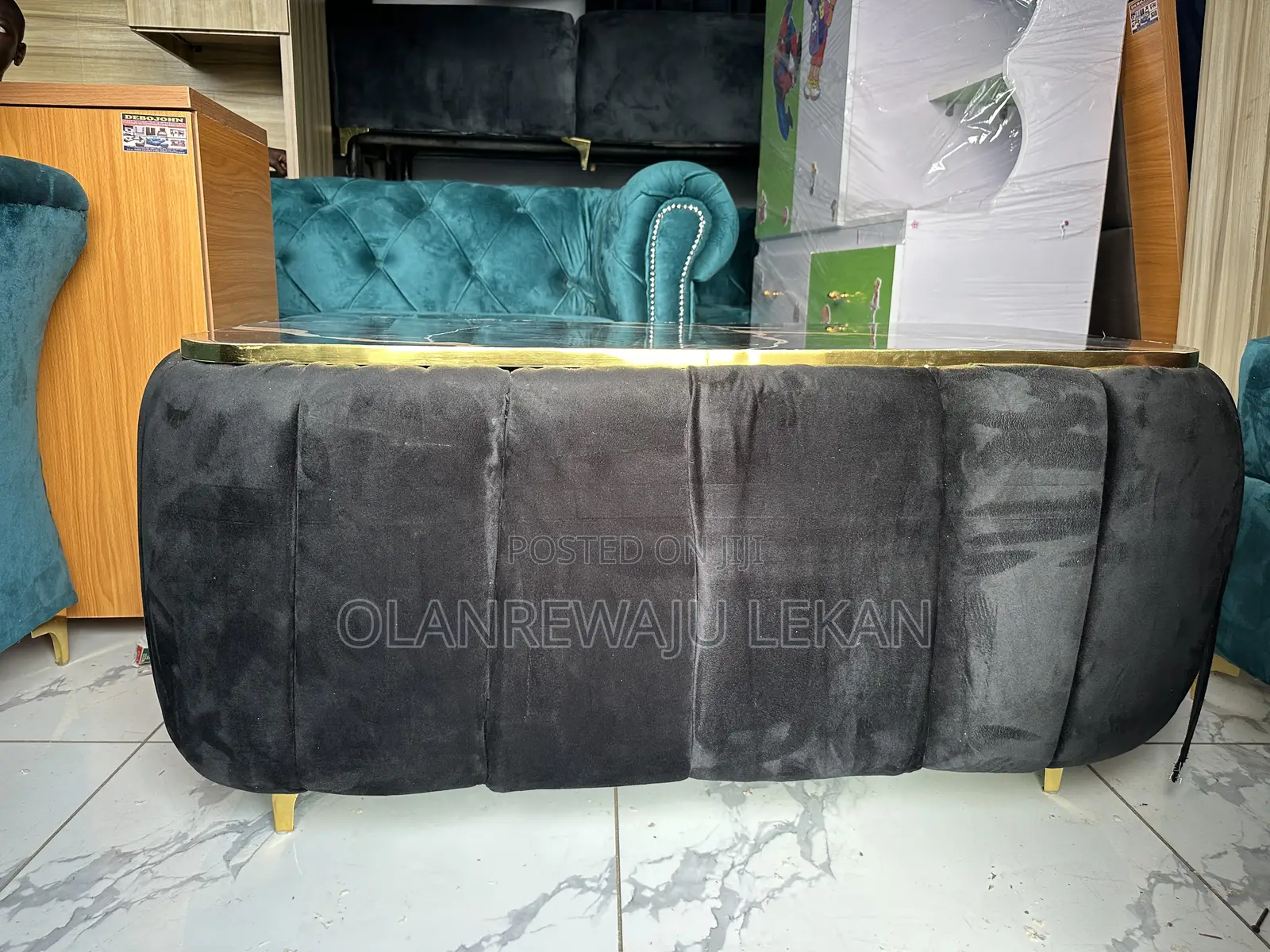 Upholstery Center Table Puff