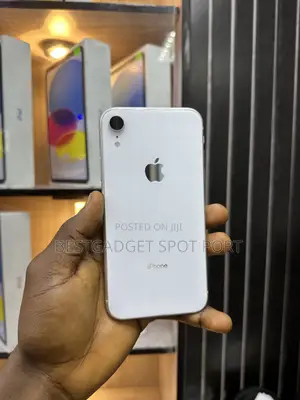 Apple iPhone XR 64 GB White