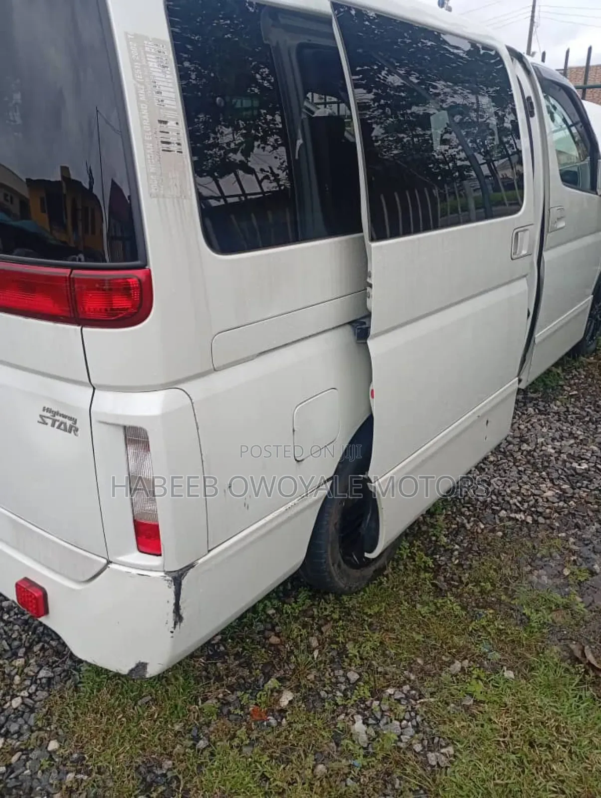 Nissan Caravan (Urvan) 2005 White