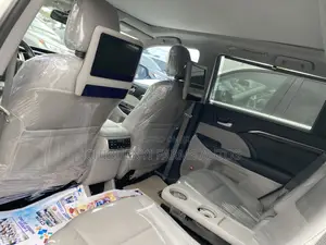 Toyota Highlander Limited Platinum 4dr SUV AWD (3.5L 6cyl 6A) 2015