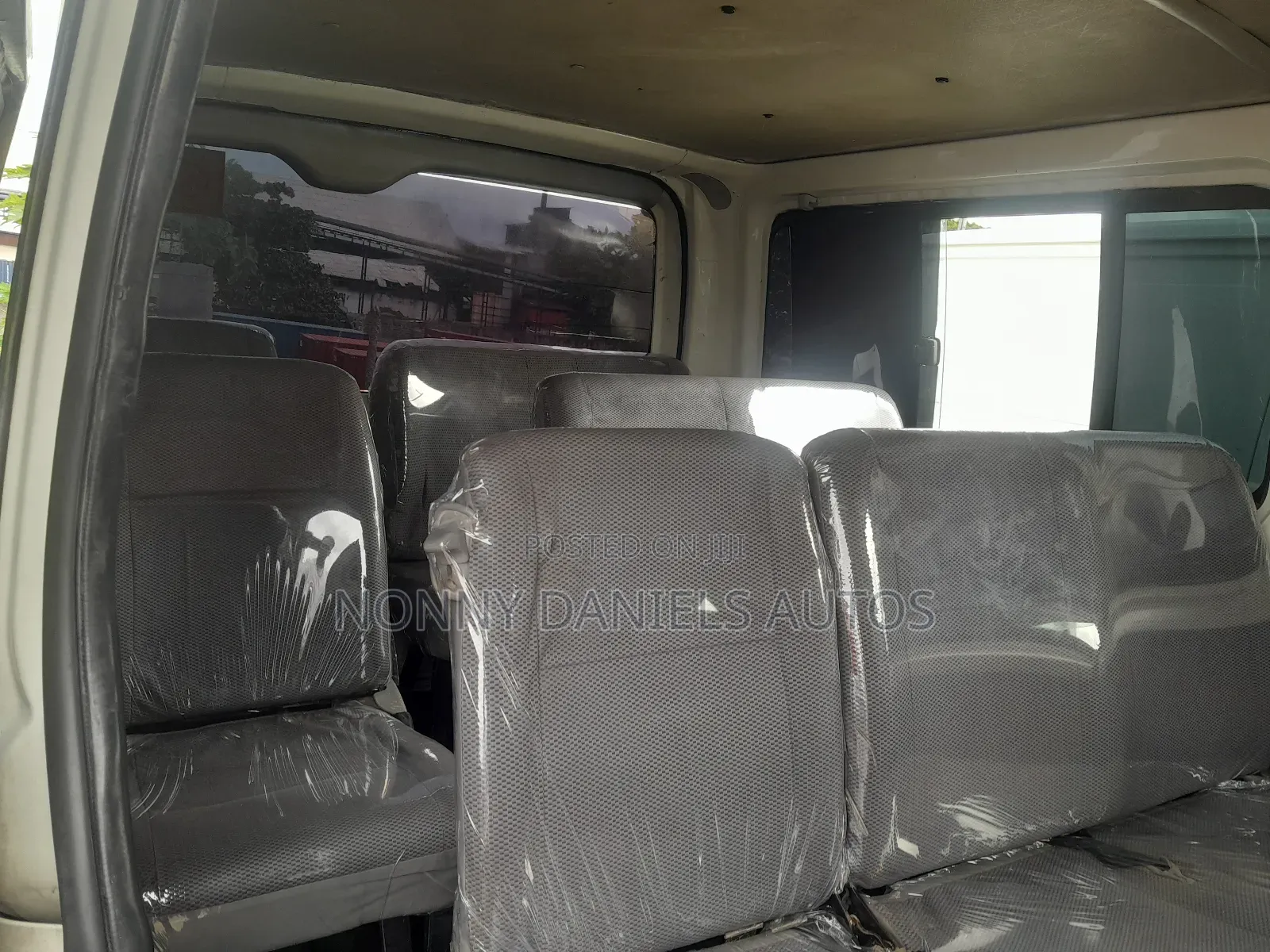 Toyota HiAce 2010 White