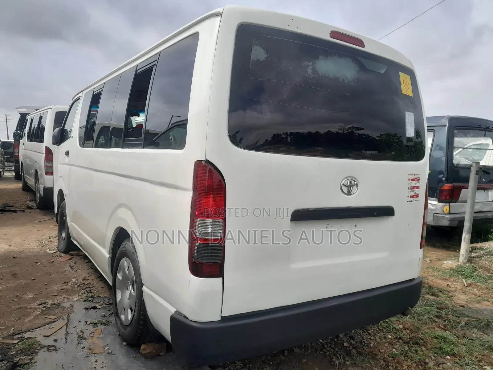 Toyota HiAce 2010 White