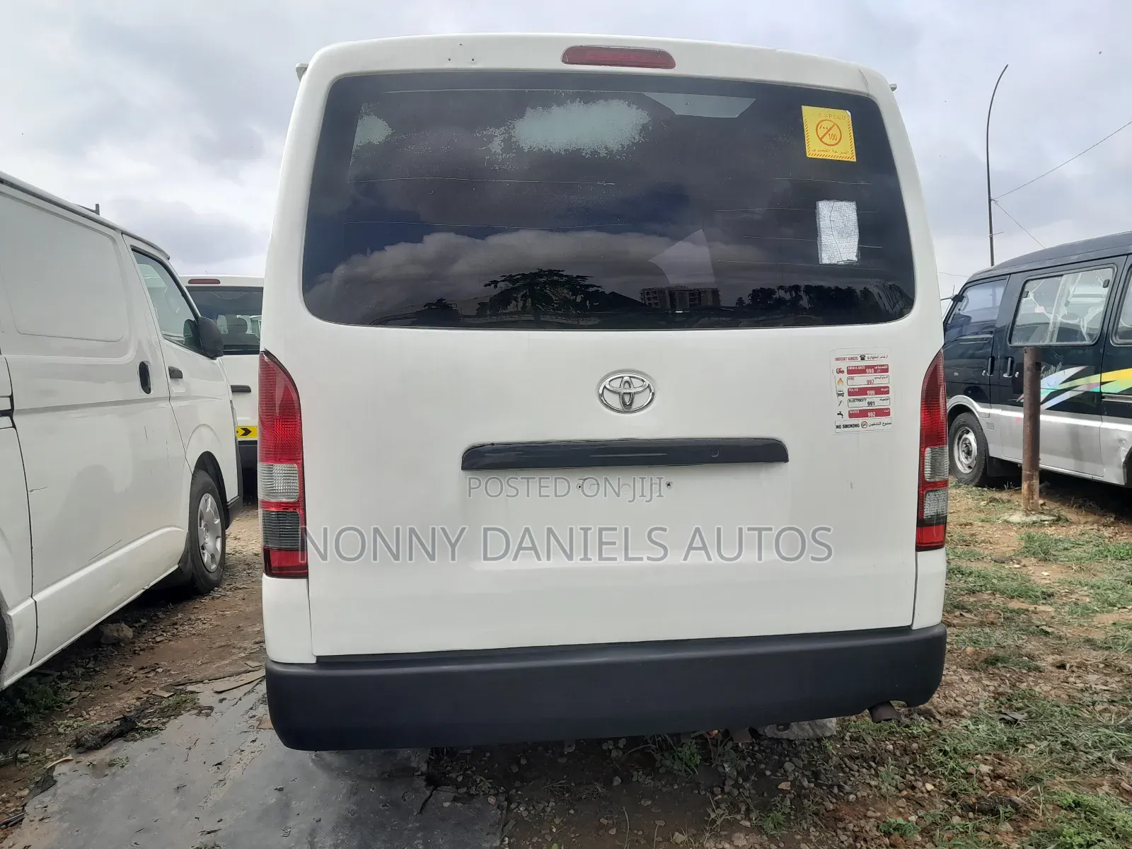 Toyota HiAce 2010 White