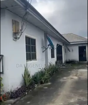 5bdrm Bungalow in Elelenwo for sale