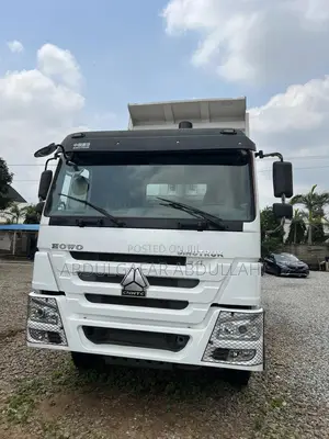 Sinotruck {Howo} 371 2022 White