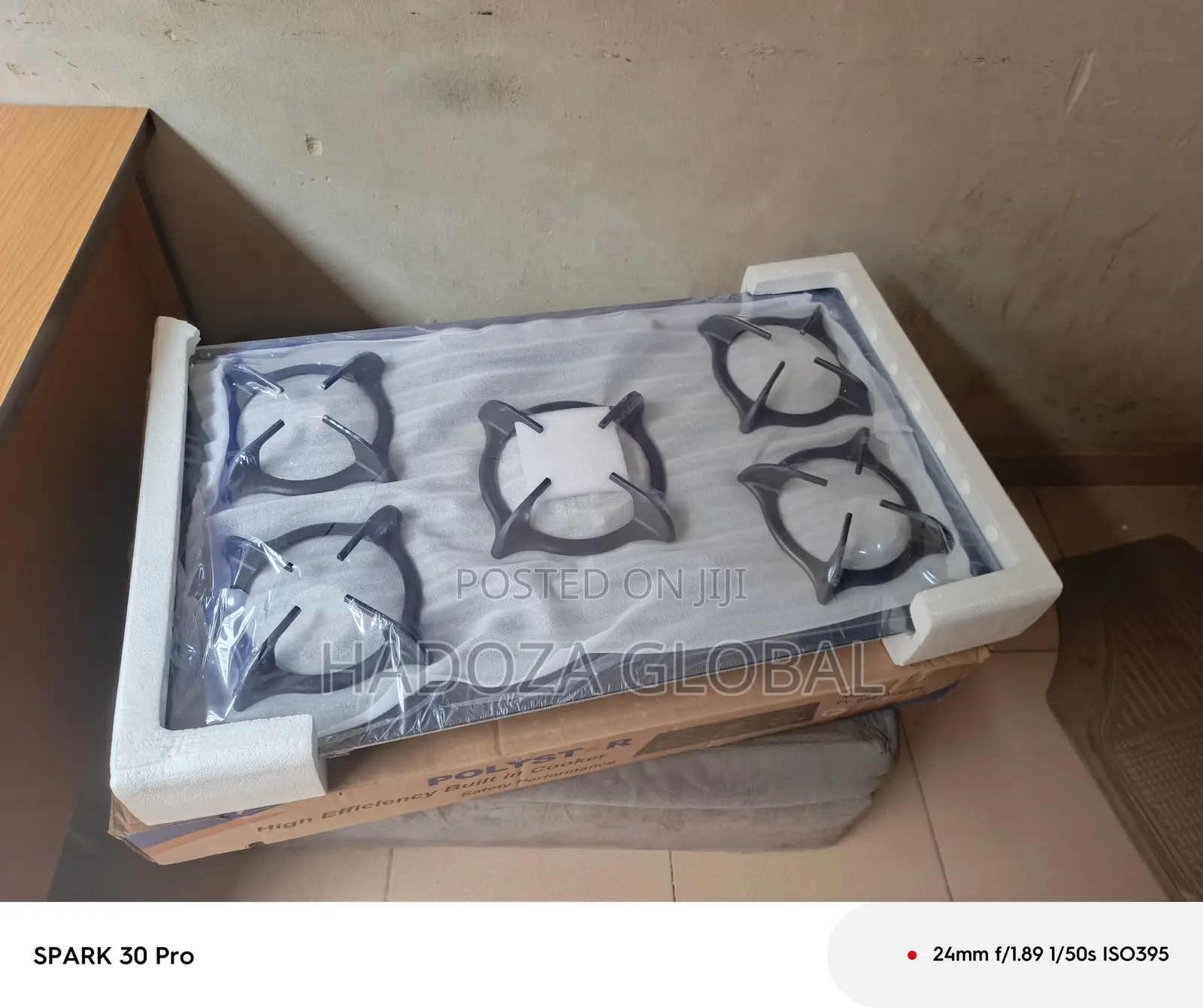 Maximize Your Kitchen Space With This 5-burner Hob
