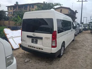 Toyota HiAce 2023 White