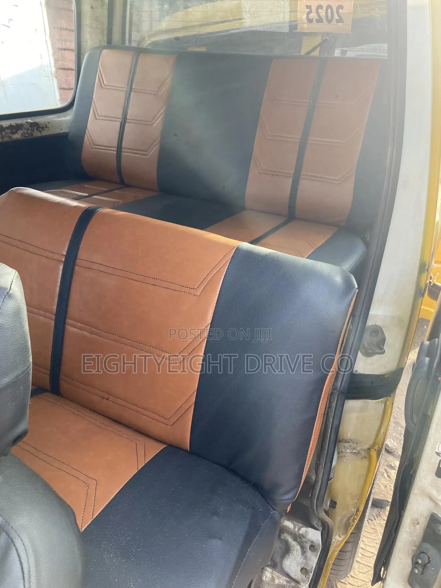 Suzuki APV Minibus 2010 Yellow