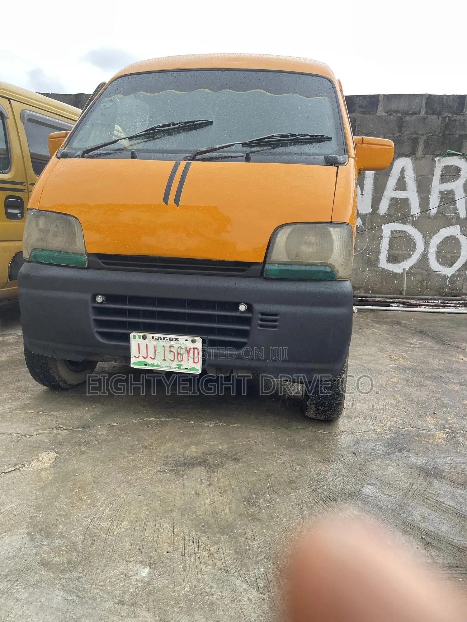 Suzuki APV Minibus 2010 Yellow