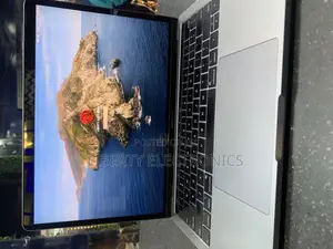 Laptop Apple MacBook Pro 2018 16GB Intel Core i5 SSD 1T