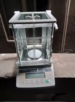 Analytical Balance 0.000g
4decimel