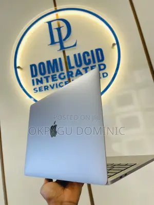 Laptop Apple MacBook Pro 2021 M1 8GB Apple M1 SSD 256GB