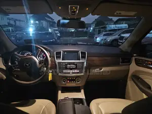 Mercedes-Benz M Class 2012 Brown