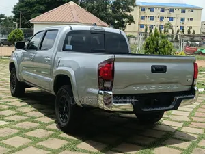 Toyota Tacoma SR5 2021 Gray
