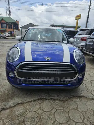 Mini Cooper 2019 Blue