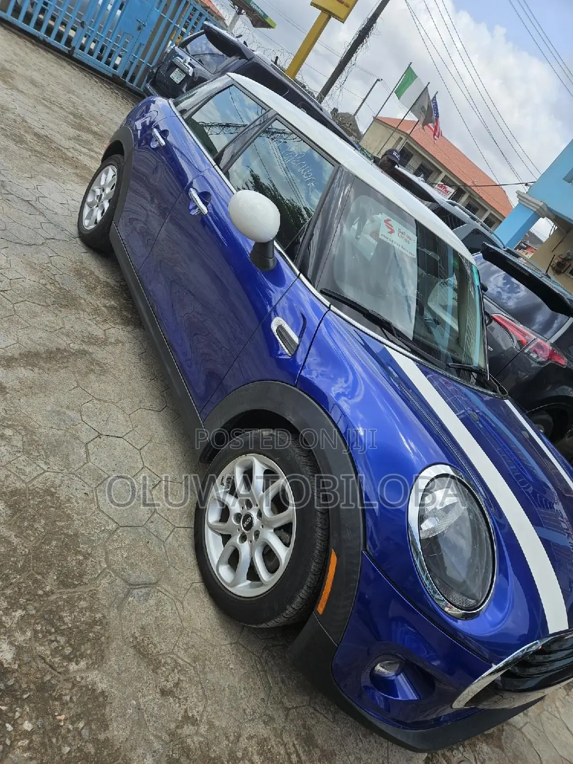 Mini Cooper 2019 Blue