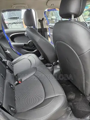 Mini Cooper 2019 Blue