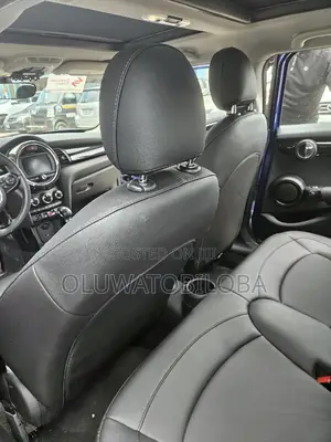 Mini Cooper 2019 Blue